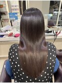 水素髪質改善　黒髪ロング　スタイル