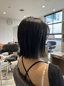 ヘアメイクアバンセ(HAIR MAKE AVANCE) 切りっぱなしボブ