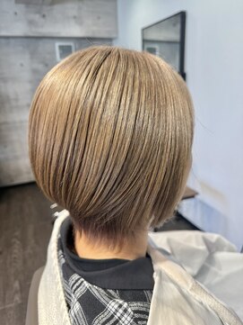 サロンドユニック(salon de UNIC) ミルクティーベージュ、ミドルトーンのケアブリーチで