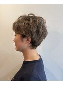 くせ毛で良かった！くせ毛を活かすショート　ハイライト