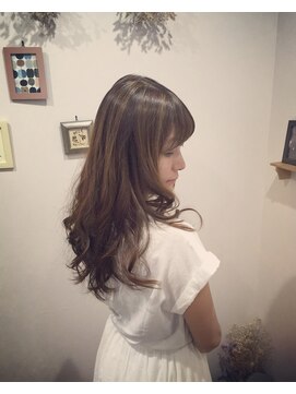 アイリス トーキョー(IRIS Tokyo) ハイライトオンロングヘアー