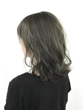 カリン(carin) Carin那覇真嘉比店/小顔/オリーブカラー/セミウェットウェーブ