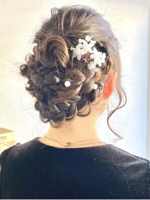 360°どこから見ても綺麗なヘアセットなら《BLiCC》結婚式など特別なシーンはSNS映えするスタイルで可愛く!