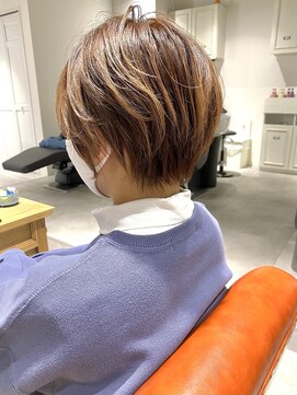 セラ バイ ユーレルム(SerA by U-REALM) 襟足スッキリ！美人ショート　担当　佃