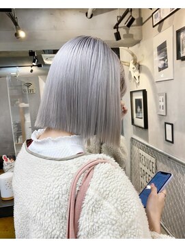 ジーナ(XENA) 【光】Silky white