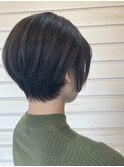 大人かわいい黒髪暗髪ハンサム小顔まるみ形ショート20代30代