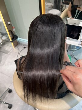 ロンドメリア 天神大名店(Lond Melia) ★グレージュカラー斜めバングデザインカラーシルキー ベージュ