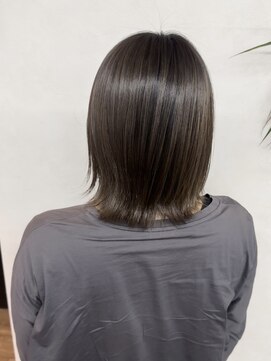 ヴィフ 大船(VIF) バレイヤージュケアブリーチダブルカラー切りっぱなしボブ外ハネ