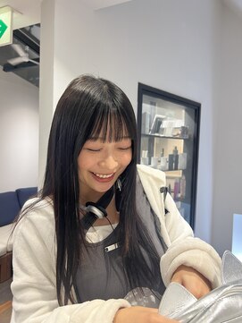 トレス(TRESS) ツヤ髪ミディアム　ぱっつん前髪　暗髪　髪質改善