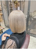 ブロンドカラー×切りっぱなしボブ