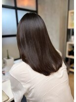 アメイズトーキョー 札幌大通(Amaz! tokyo)&nbsp;くびれレイヤーエモージュ薄めバングアッシュベージュ  縮毛矯正