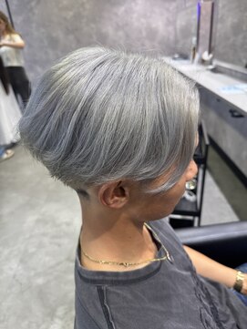 メゾンセブンルックス 宇都宮簗瀬店(Maison 7LOOKS) ホワイトシルバー!《平畑》