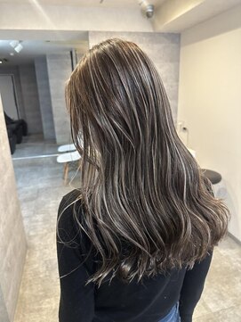 アンダーバーホワイト(_white) ハイライトブリーチ髪質改善トリートメントエクステ神戸三宮