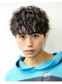 波巻きツイストスパイラルパーマツーブロック刈り上げマッシュ