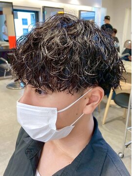 デプト(DEPT.) 波巻きパーマシャドウパーマツイストパーマメンズパーマ佐賀眉毛