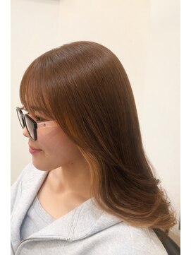 フィアート ヘアドレッシング サロン(Fiato Hairdressing Salon) 艶感ナチュラルストレートロング