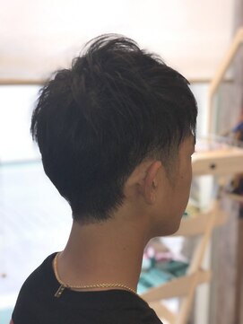 ヘアシック(Hair Chic) クセ毛の2ブロックスタイル