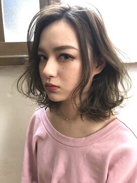 フロート 小阪店(float) 大人っぽいウェーブヘアに透け感カラー