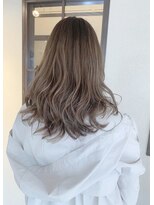 ルチカ(Luccica)&nbsp;【Luccica】大人セミロング　ミルクティベージュ