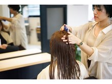 【Aboveアロマスパの工程 7.頭皮のナリッシュメント】