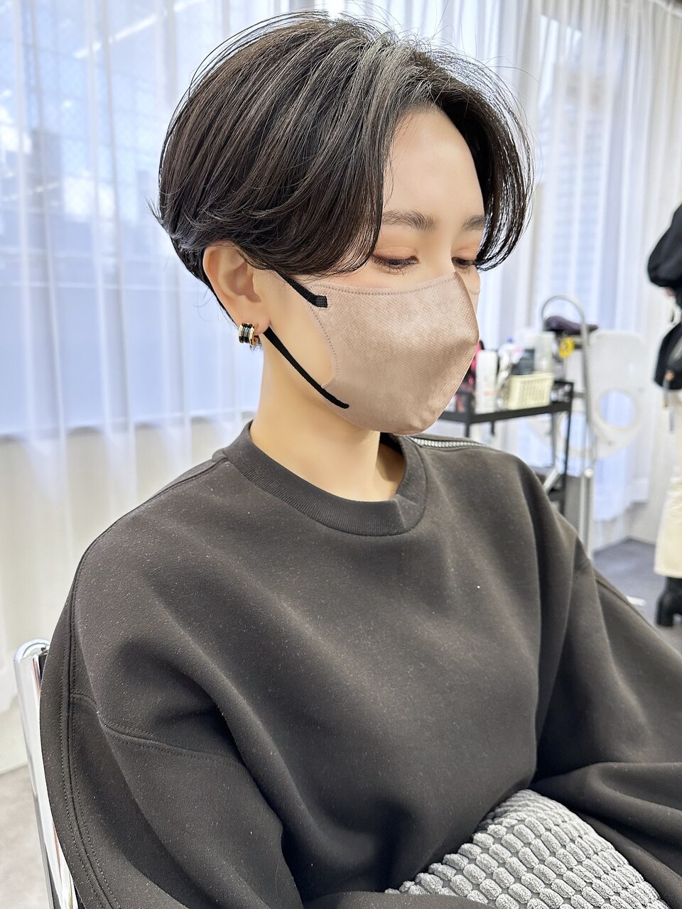 momcasucahada シェルトップショート　グレージュ 2025年夏】グレージュ ショートの髪型・ヘアアレンジ｜人気順