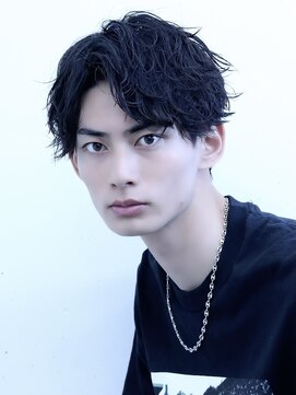 アーリー(Ali'i) ソフトツイストマッシュパーマセンターパートアップバング