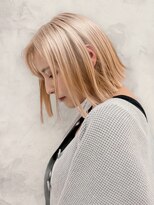 エメバイサワ(Aimer by sawa)&nbsp;30代40代ブリーチミルクティー伸ばしかけ切りっぱなしボブ