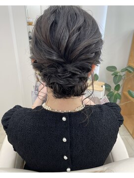 ファボ(favo.) お呼ばれstyle♪人気のゆるシニヨン