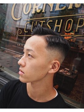 フォーコーナーズ(Four Corners) メンズ/フェード/眉毛/メンズカット/パーマ/ヘッドスパ