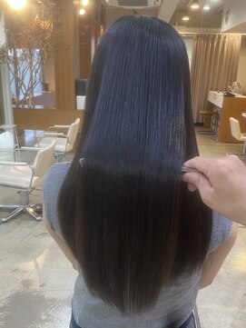 フォリア 吹田(Foria) 乾かすだけでまとまる髪へ