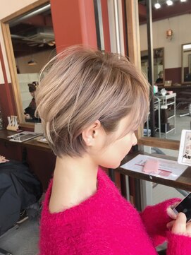 ルーファス 恵比寿 渋谷(Ruufus) プラチナアッシュショートボブ【Ruufus恵比寿渋谷】赤塚