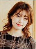 ミディアムレイヤーちょっと巻き髪