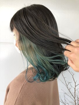ヘアアンドメイク ムーア(Muuua) ミントブルーとインナーカラー