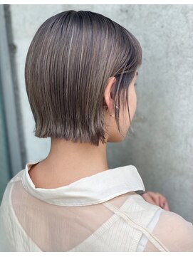 ノラ ウメダ(NORA UMEDA) 【NORA UMEDA 高木】ミニボブ＆外国人風ハイライトカラー