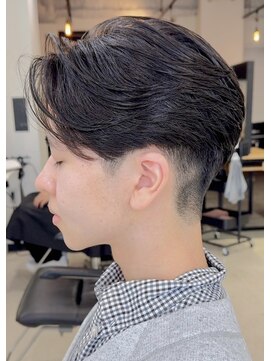 グッドタイムエフティフィフス 横浜西口(GoodTimes ft.fifth) ニュアンスパーマで横顔もカッコいいセンターパートに◎