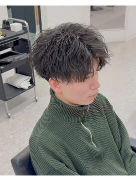 ブライト(BRIGHT) センターパートシャドウパーマ