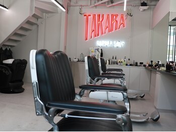 タカラバーバーショップ(TAKARA BARBER SHOP)の写真/男性の身だしなみをトータルサポート！顔の印象を大きく左右する眉のお手入れもプロにお任せ下さい。