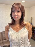 ピンクベージュ