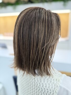 ステア ケース(stair case) 【ハイライトは半年に1度】リタッチメンテだけで脱白髪染め