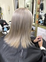 ロール(ROLL)&nbsp;ミルクティーベージュ/ハイトーン/ホワイトカラー/福岡天神