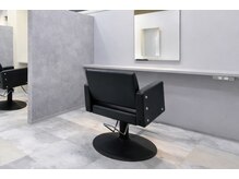 ゆったりとした半個室スペースでプライベートな時間を過ごせます