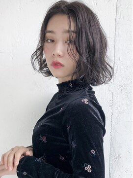 ルティア(Lutia) ショートパーマ　センターパート