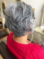 サロンドビージェイ サンティール(salon de B.J.) グレーヘアー
