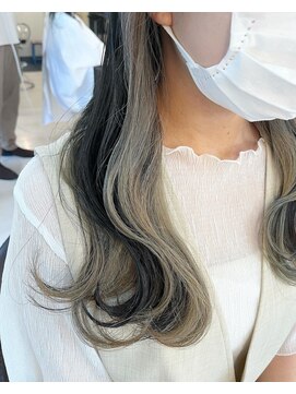 トモズヘアデザイン(Tomo's Hair Design) インナーホワイトシルバー