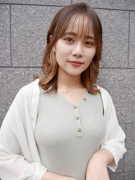 シュシュ(shushu) 耳かけ外ハネヘア/インナーカラー【有海一生】/顔まわりカット