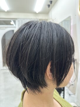 フラッフィー(Fluffy) 小顔ショートボブ