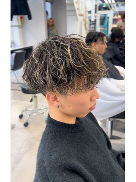 ピースバイラフトーキョウ(V by RAF Tokyo) 浜松激モテメニュー！/波巻きパーマ50％×ハイライト