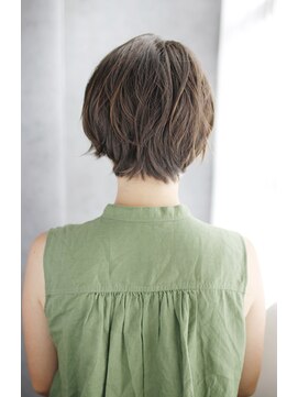 シュシュット(chouchoute) レイヤーカットウェットヘアデザインカラーオリーブベージュ/170