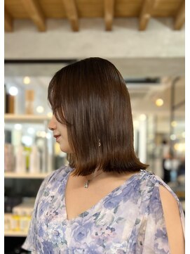 アメイズトーキョー 札幌大通(Amaz! tokyo) くびれレイヤーエモージュ薄めバングアッシュベージュ  縮毛矯正