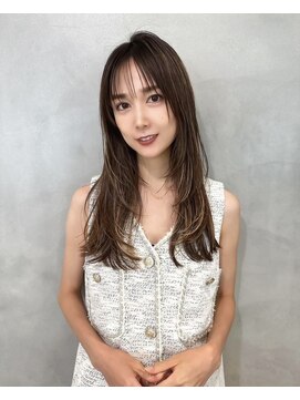 プアメリア 名古屋(Puamelia) レイヤーカット ハイライトカラー